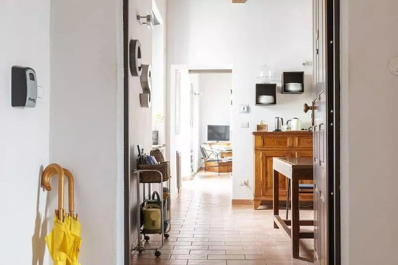 EMPTYFULL HOUSE BLUE MAREMMA