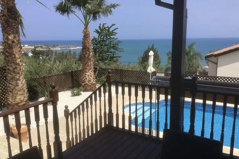 BEAUTIFUL HARBOUR VIEW VILLA - DETACHED 3 BED ON 3 FLOORS - POMOS