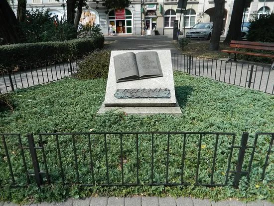 Pomnik Ksiazki