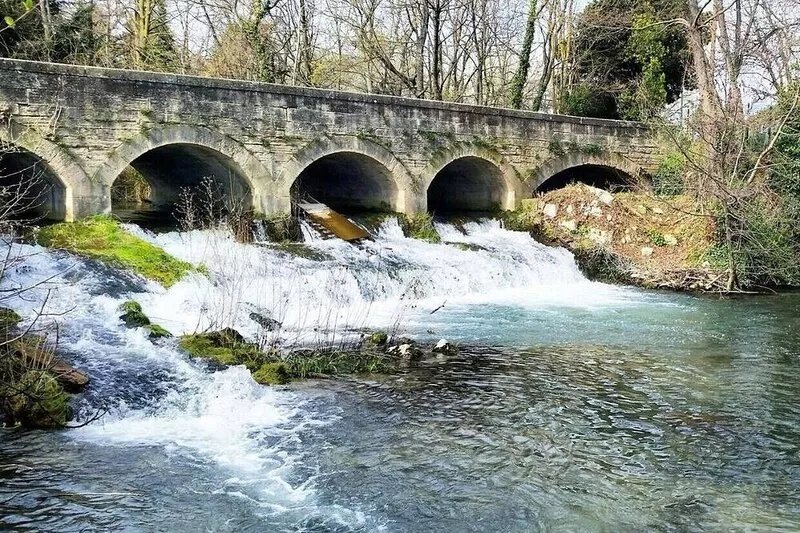 Maison de Village en Pierres, à 5minutes de L'isle sur la Sorgue