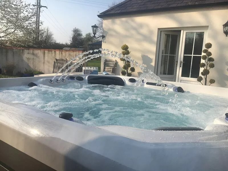 With options for hot tub, barbecue/pizza barn and fire brazier.