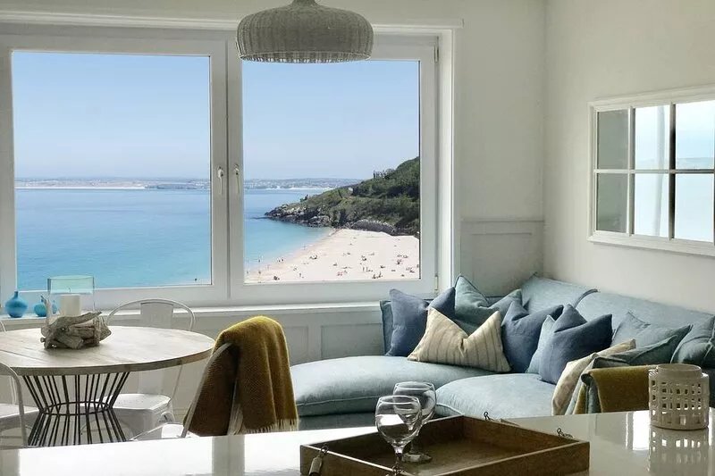 Blue View | St Ives. One bed apartment with car parking and incredible sea views