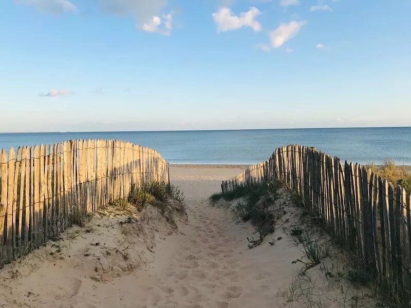 House of standing 60m beach of the Cantine