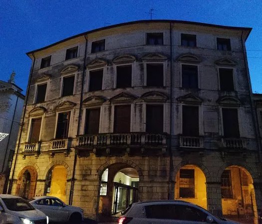 Lapide di Palazzo Revedin