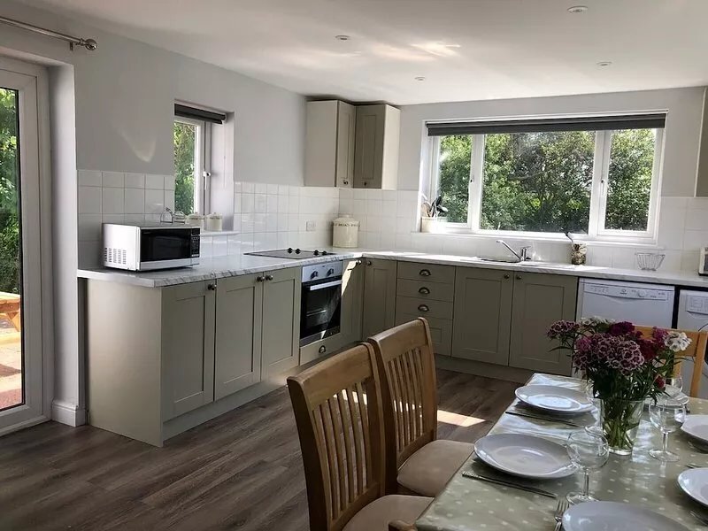 3 Bedroom Bungalow with large secure garden close to Sandy Beaches