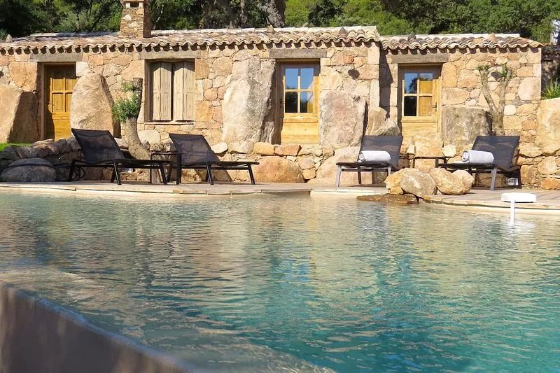 3 min from Palombaggia, Magnificent Corsican sheepfold with private pool and