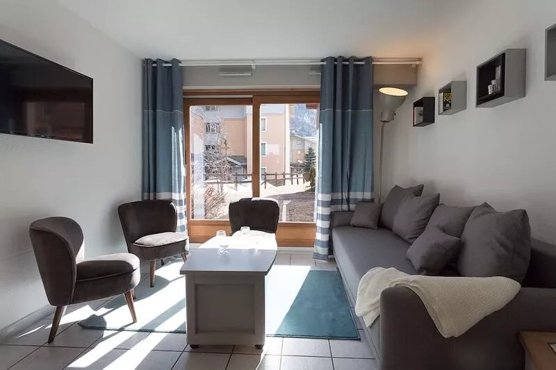 Maisonette triplex 3 bedrooms terrace, 8 pers. foot of track + Lake Pontillas