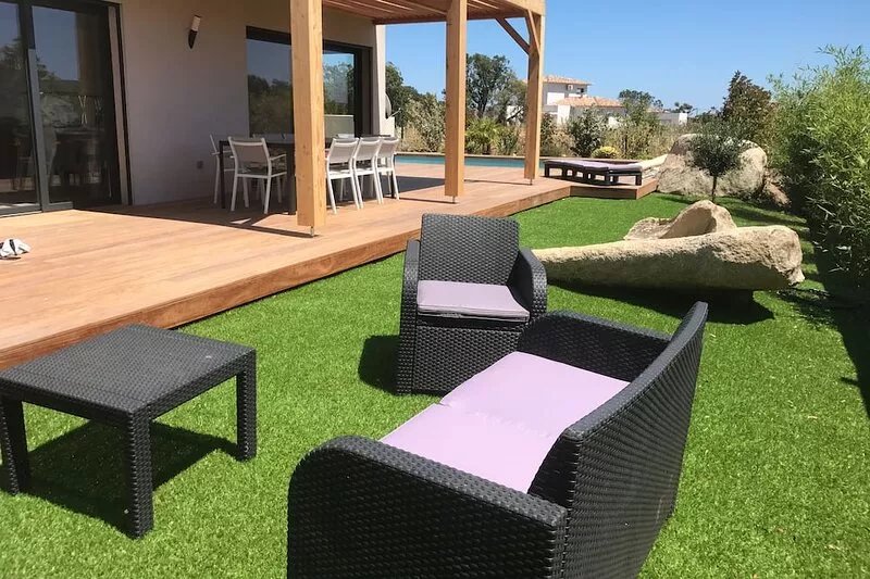 Heated swimming pool - Beaches 2 min away - 4 bedrooms - Wifi air conditioning