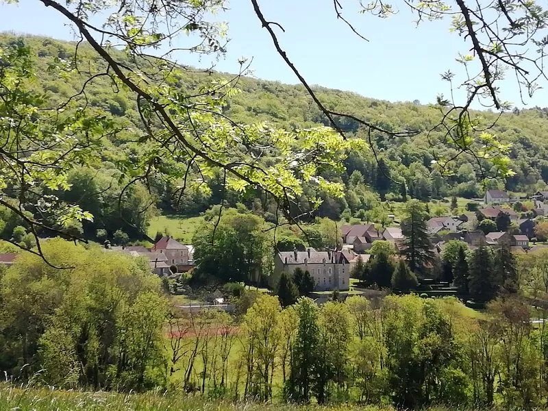 Swimming pool and tennis court: Charming 16th-century property with 2.8-hectare