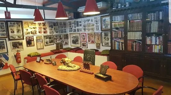 Club, Museo y Meson Taurino