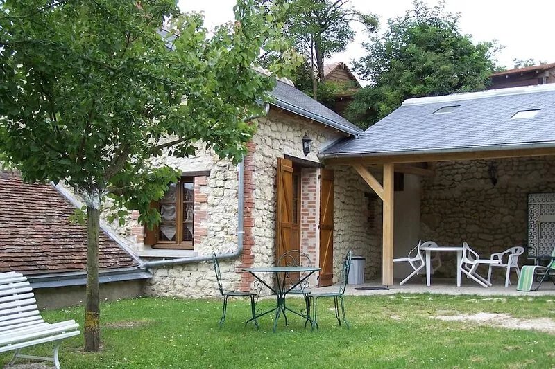 country house, near Amboise and castles, swings and garden