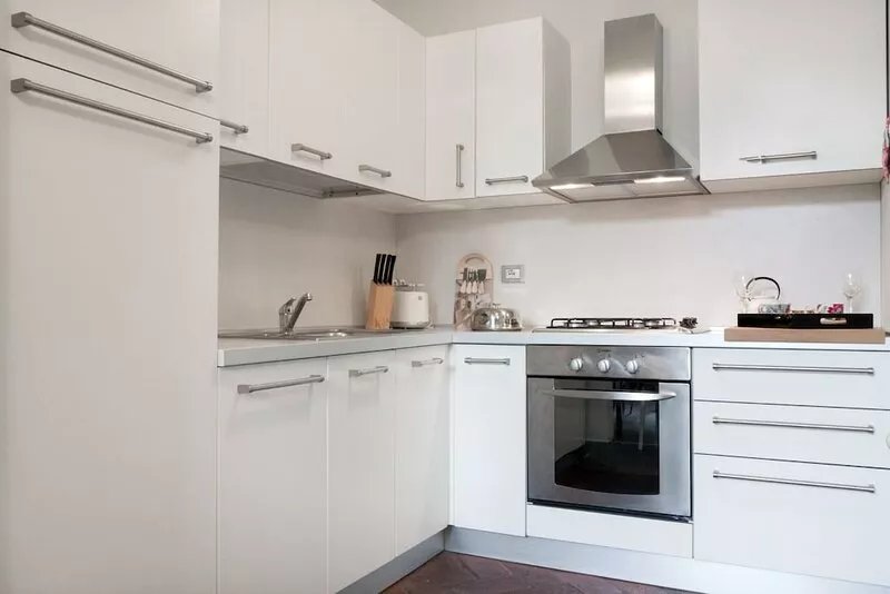 Bright apartment in medieval palace between Guinigi tower and the tower hours.