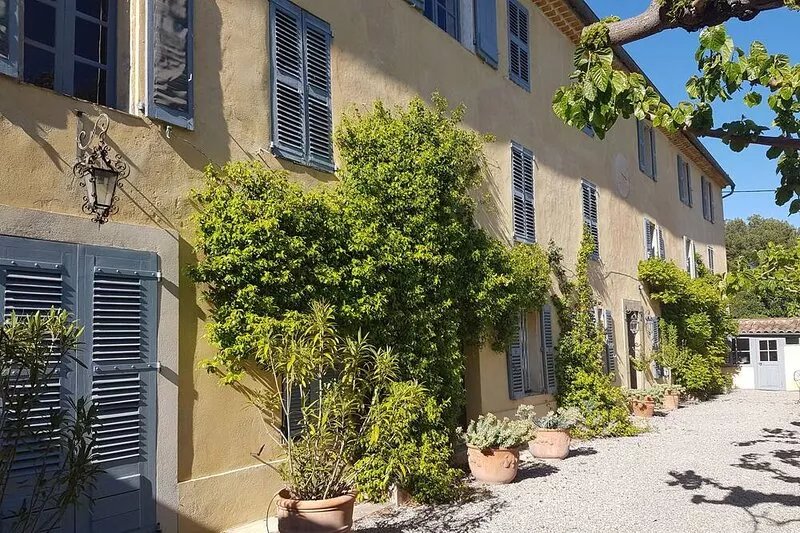 18th Century Bastide in village with large garden and pool.