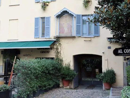 Edicola Votiva Alzaia Naviglio Grande 12