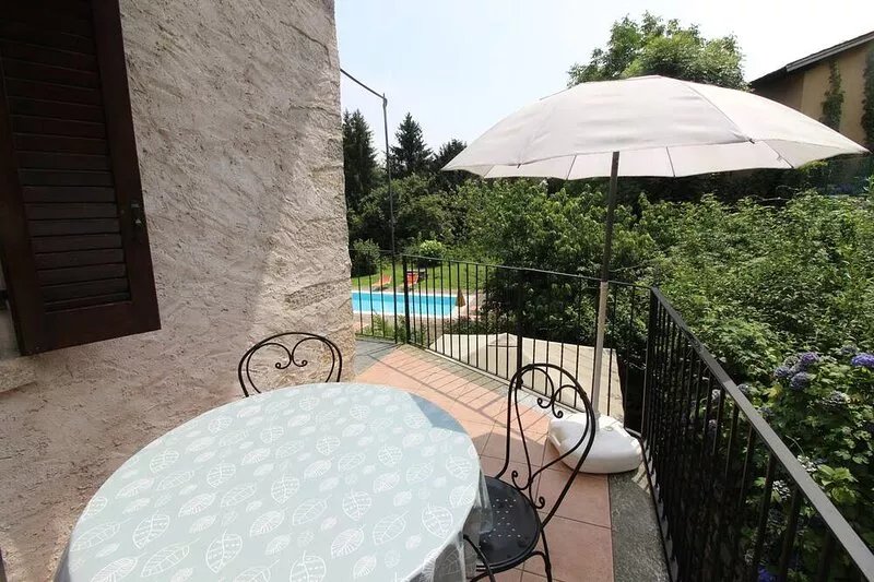 Casa Frey apt. 3 room apartment on Lake Orta with garden and swimming pool
