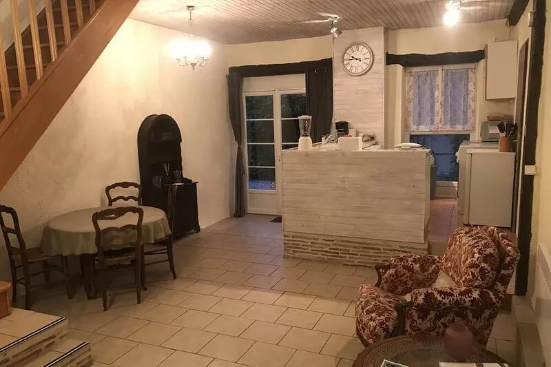 Le Rosier, Charming 2 bedroom Gite sleeps up to 5 people.