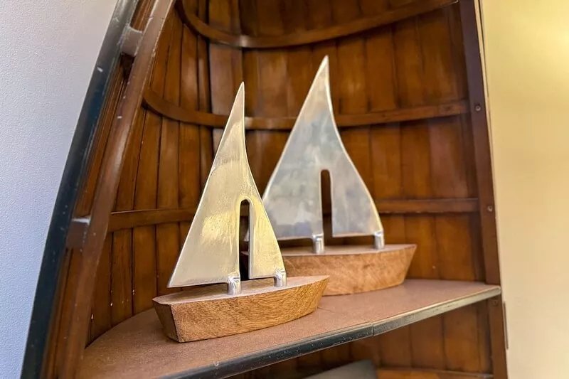 Luxury, romantic boathouse on the shores of Lake Ullswater, perfect for special