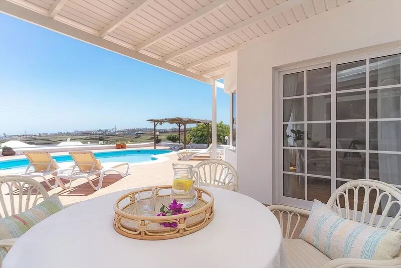 Amazing 3 bedroom Ocean view with pool