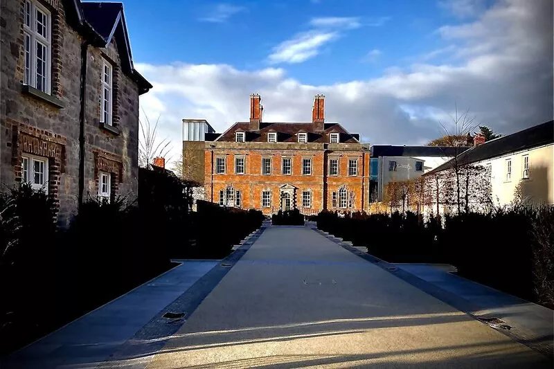 3 BEDROOM APARTMENT BESIDE THE CASHEL PALACE HOTEL