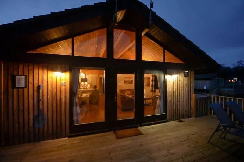 Pine Tree - 3 bedroom, 2 bathroom, Secluded Hot tub and Pet friendly