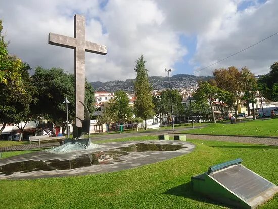 Monumento aos 500 anos da Diocese do Funchal