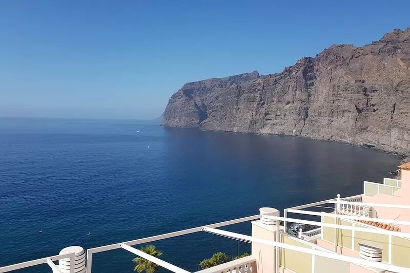 Renovated apartment with pool and sea views in Los Gigantes