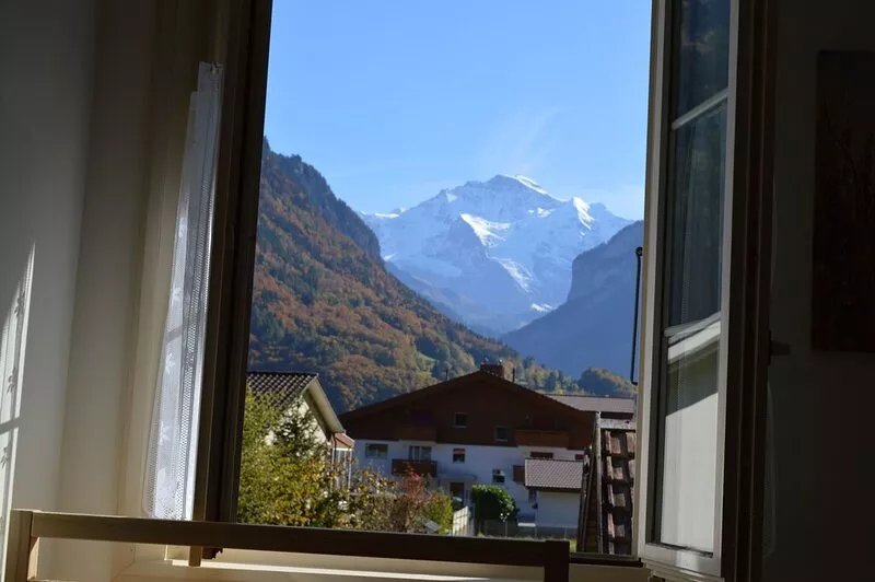Jungfrau Family Holiday Home, 5 bedrooms, sleeps 10, garden, BBQ, and parking