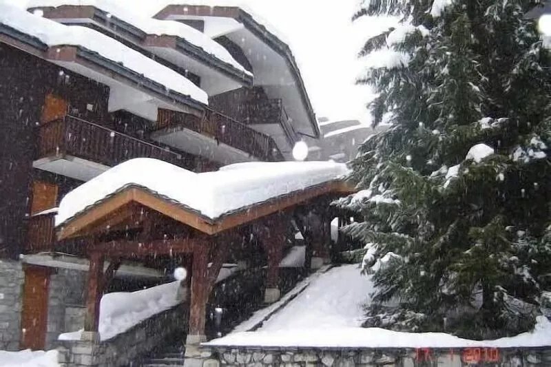 Apartment in a house chalet in Valmorel Planchamp hamlet on skis