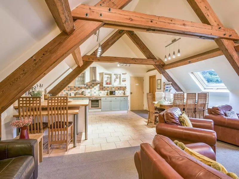 LADY POND RETREAT, family friendly, with hot tub in Ashbourne