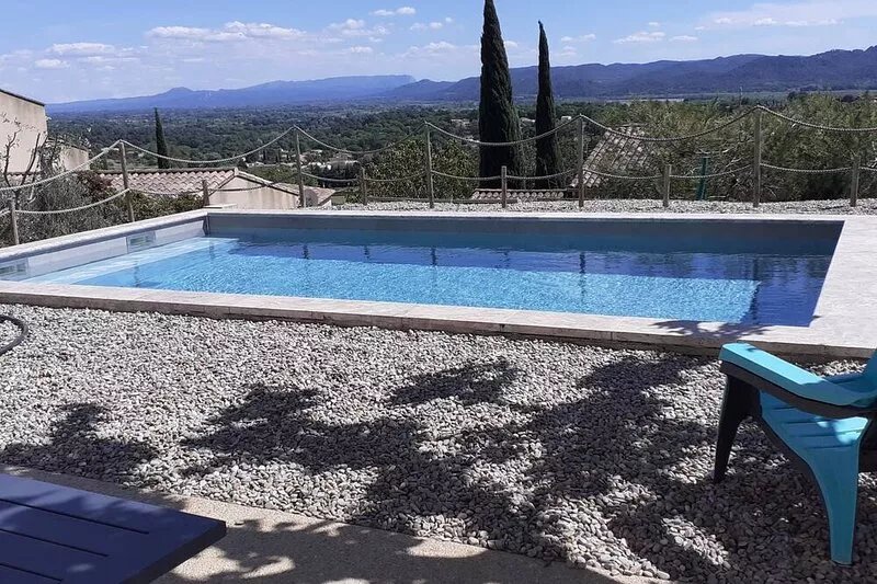 Apartment below a villa in a village in the heart of the Luberon