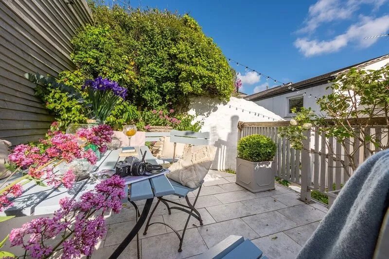 Carvossa -  a boutique cottage within easy each of the beach