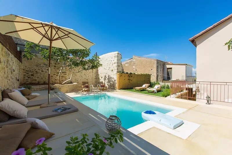 Dotira, chemical-free pool, walking distance to taverna, 5' from a sandy beach