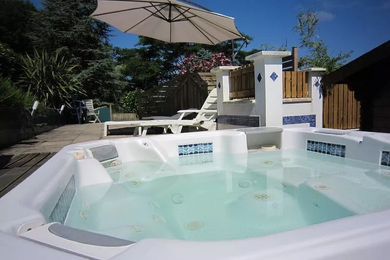Apartment 15 km from the beach, jacuzzi, sauna, sleeps 5, fully equi