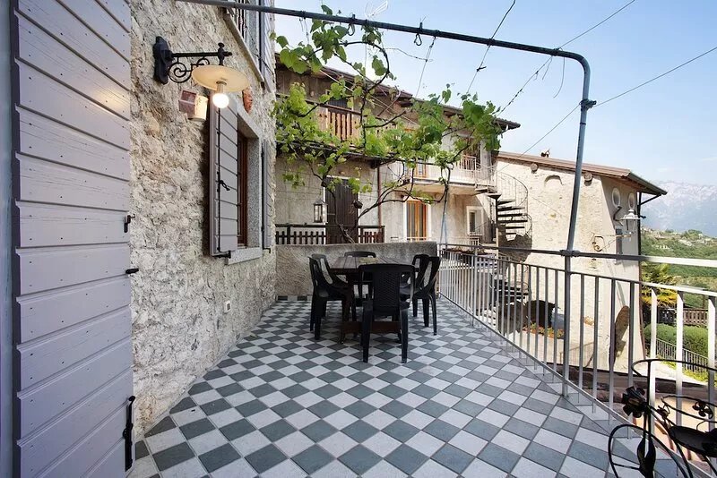 Holiday Apartment Casa Oliva with Lake View, Balcony & Wi-Fi