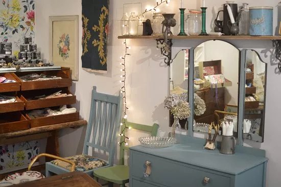 Flo Furniture