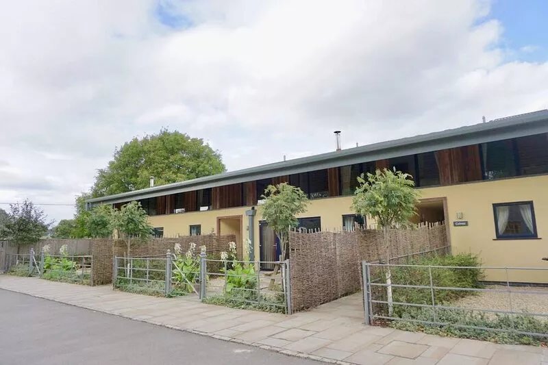 Sleeps 14, 7 Bedrooms, 2 Dogs Welcome, No Smoking, Wood burner, Garden, Cot and