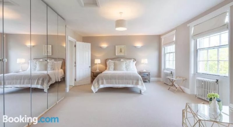 Claremont House Bed and Breakfast