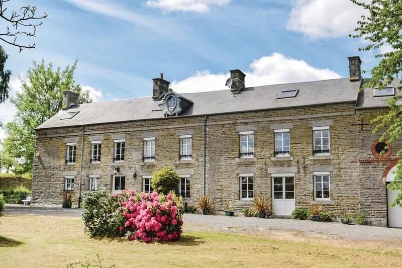 Luxurious Château Awarded Gold Medal In Little Switzerland