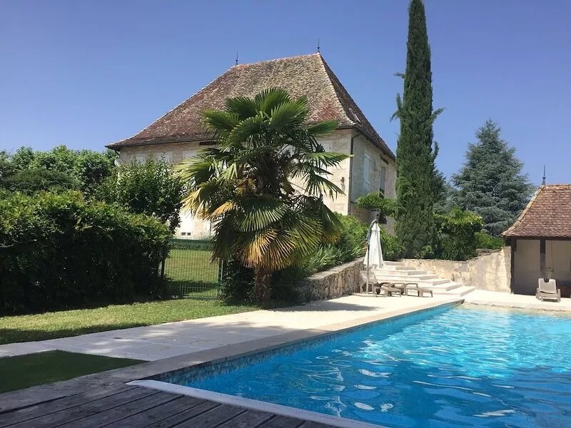 Luxury 5* mansion, hotel services, swimming pool, tennis court, ground of balls