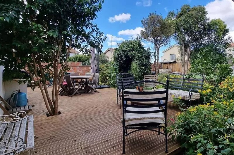 FAMILY VILLA WITH PRIVATE POOL in BEZIERS