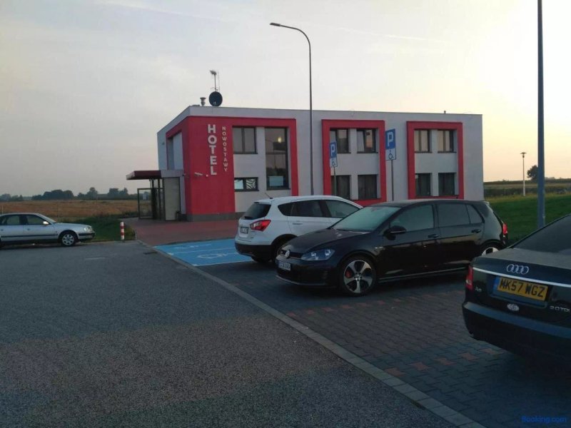 Hotel Nowostawy