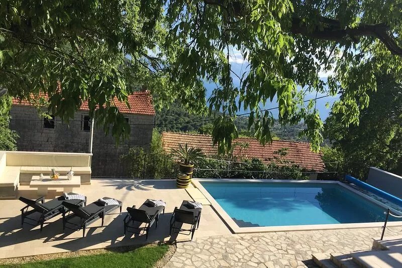 Traumvilla in der Natur, mit großem PRIVATEN Garten, Meerblick, Swimmingpool…