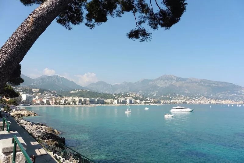 Nice villa with garden near the sea. Chin Roquebrune Cap Martin