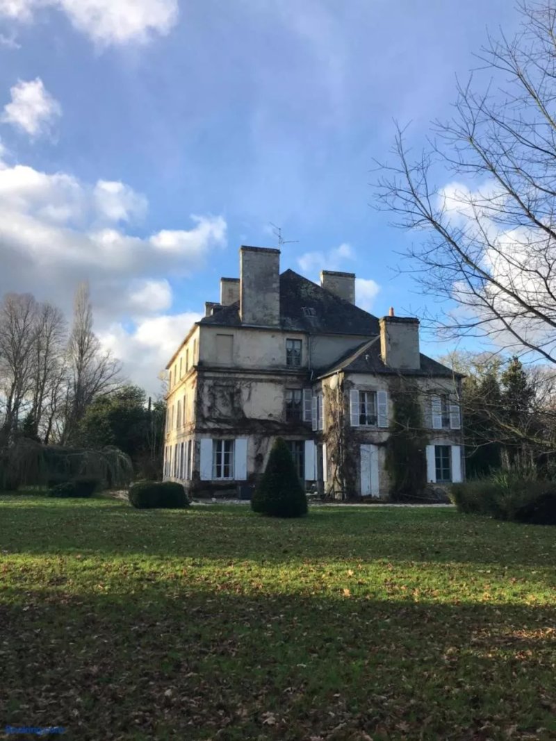 Chateau De Goville