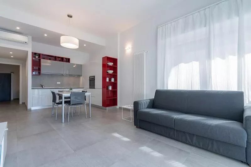 Bright cosy apartment for max. 4 people in front of Finalpia Pier, with seaview