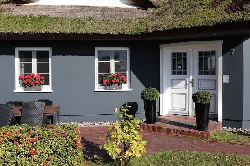 Modern apartment in a thatched house with a view of the Bodden - Rudi (ground