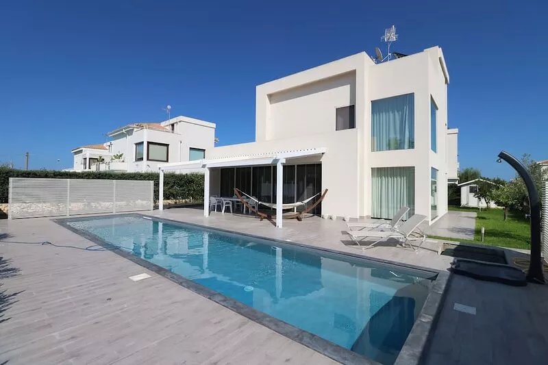 Deluxe Villa with private pool and jacuzzi 2km from Ortigia, Sicily