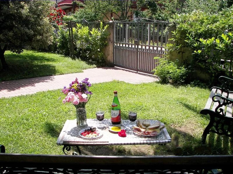 Avellino Apartment in a quiet and safe hillside village - "Villa Palmira"