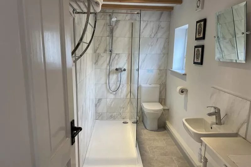 STABLES COTTAGE, pet friendly, with a garden in Uppingham