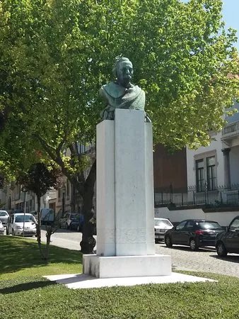 Busto de Camilo Castelo Branco
